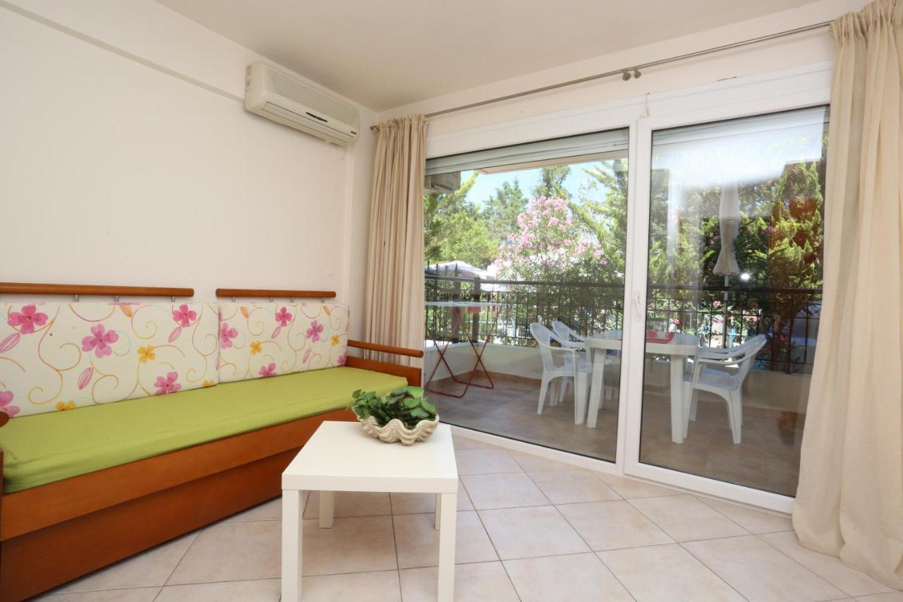Palia Platia Apartments Пефкохорі Екстер'єр фото