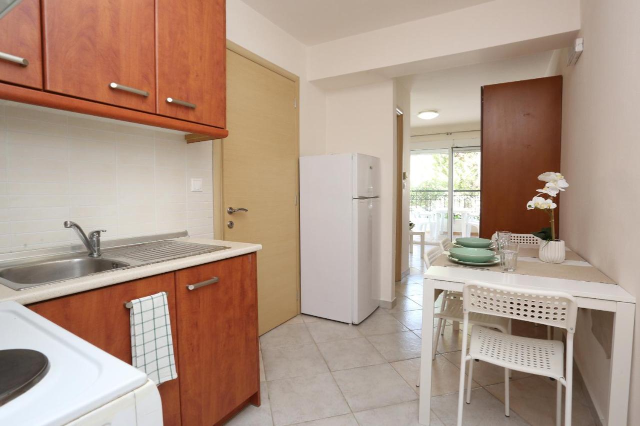 Palia Platia Apartments Пефкохорі Екстер'єр фото