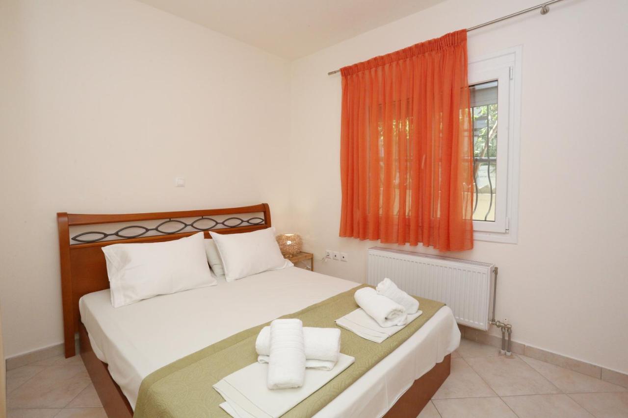 Palia Platia Apartments Пефкохорі Екстер'єр фото