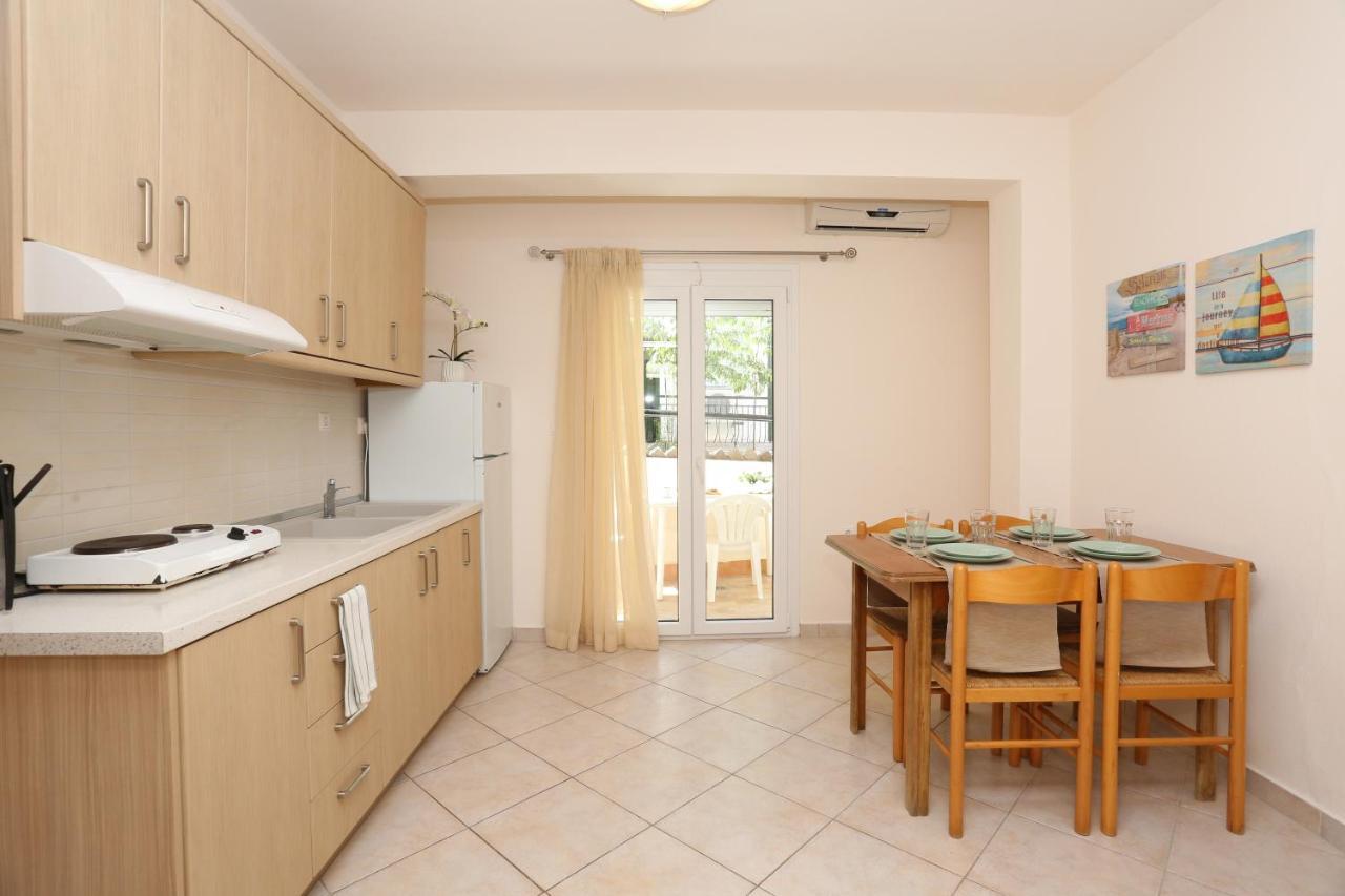 Palia Platia Apartments Пефкохорі Екстер'єр фото