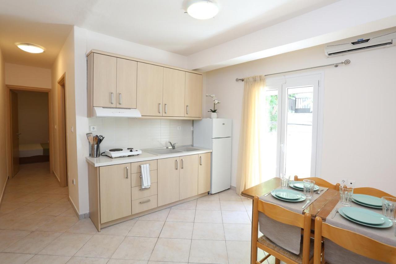 Palia Platia Apartments Пефкохорі Екстер'єр фото