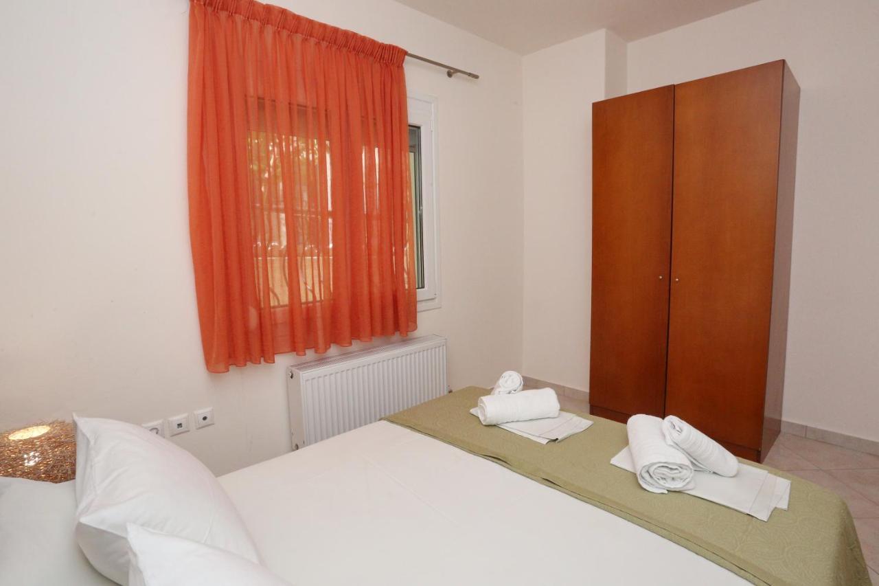 Palia Platia Apartments Пефкохорі Екстер'єр фото