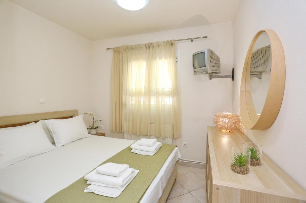 Palia Platia Apartments Пефкохорі Екстер'єр фото