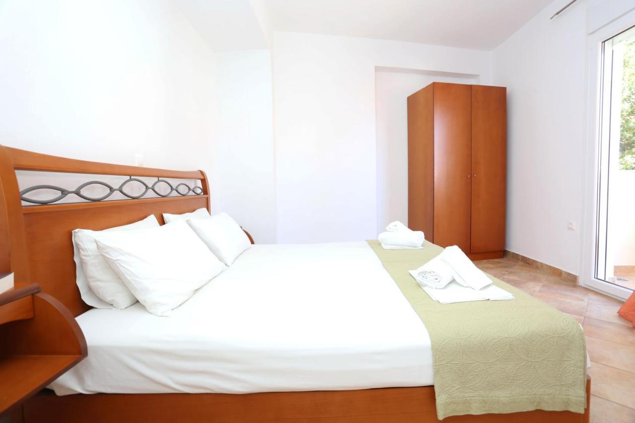 Palia Platia Apartments Пефкохорі Екстер'єр фото