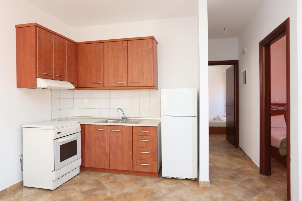 Palia Platia Apartments Пефкохорі Екстер'єр фото
